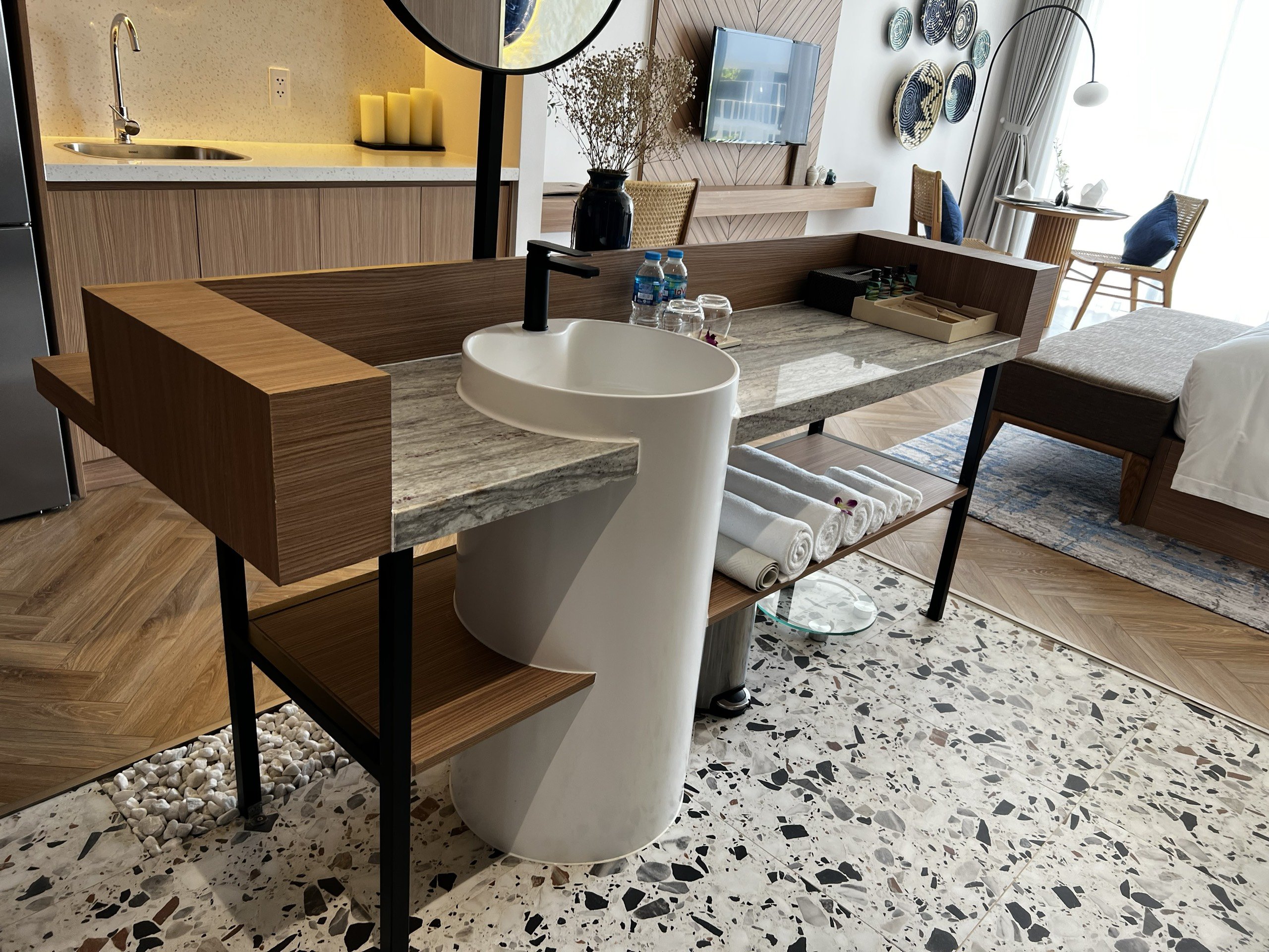 Lavabo đứng DRL27 bán âm bàn đá đá nhân tạo solid surface màu trắng